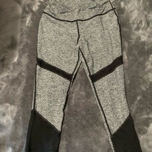 Gray cropped leggings